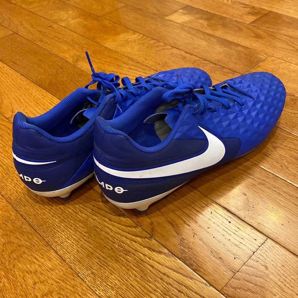 Soccer cleats